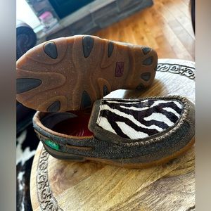 twisted x, size medium7, zebra stripe top, brown side loafer